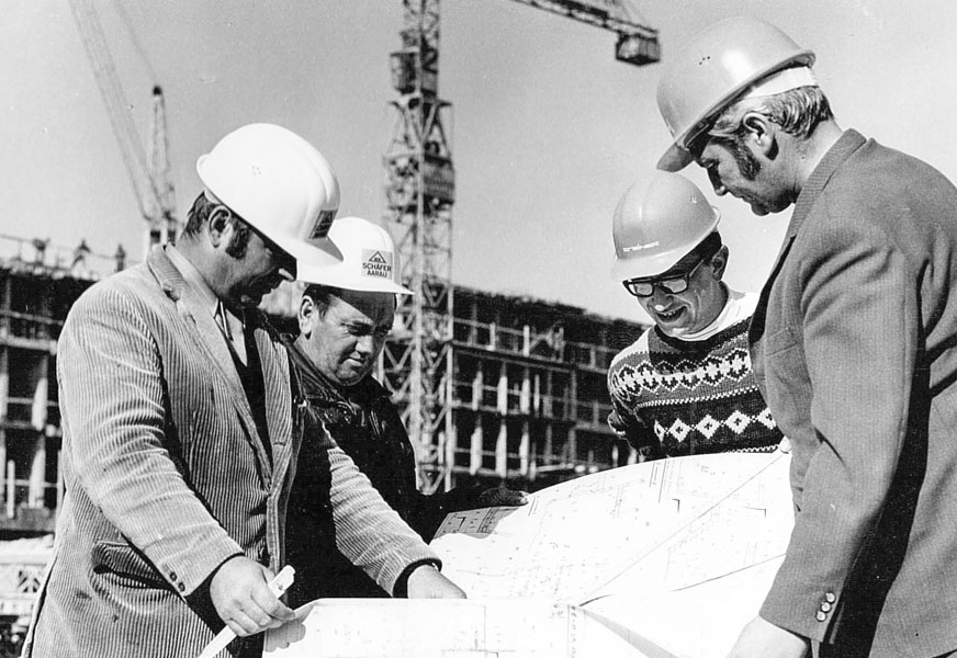 Construction du centre de traitement complémentaire de Bellikon, vers 1971