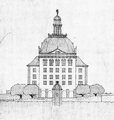 L’entrée du bâtiment: il a fallu attendre 1980 pour qu’un ascenseur soit installé.